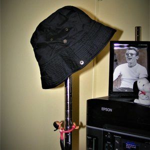 BLACK FISHERMANS HAT MED.